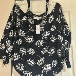 NWT Floral cold shoulder top with tie sleeves